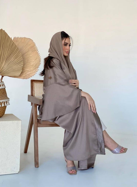 Light Abaya with a Wide Cut